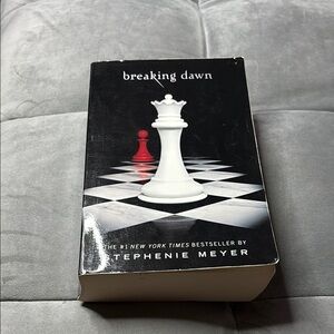 Breaking Dawn Book by Stephenie Meyer